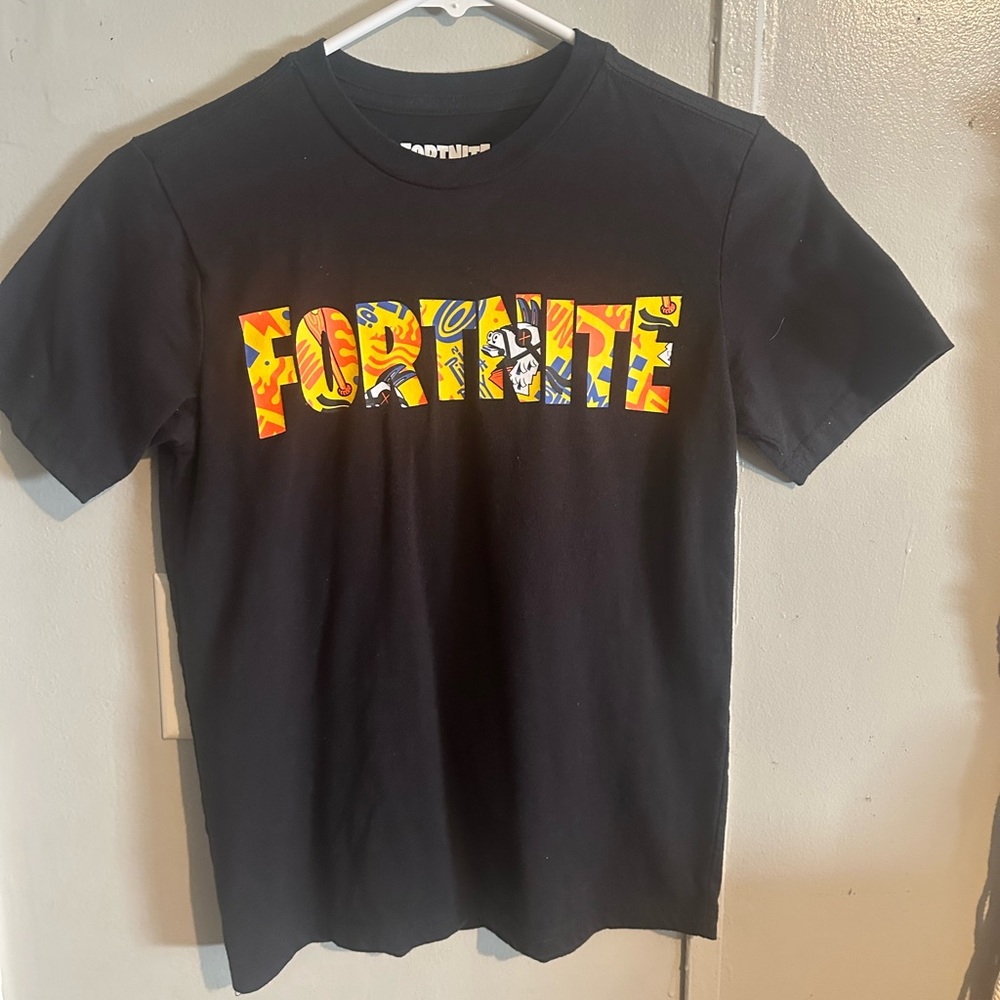 Boys Fortnite Shirt Size Large 10/12